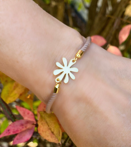 Adjustable Slide Bead Box Chain Gold Flower Power Minimalist Bracelet